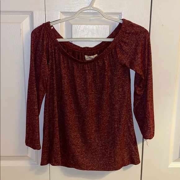 Hollister Top - Picture 1 of 2